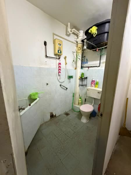 Apartment for Sale at Taman Alor Vista - Alex Thor - Bathroom - PropertyGuru.com.my