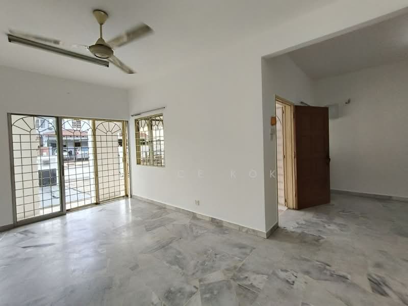 2-storey Terraced House for Sale in Usj 11 (Subang Jaya) - Joyce Kok - Living Room - PropertyGuru.com.my