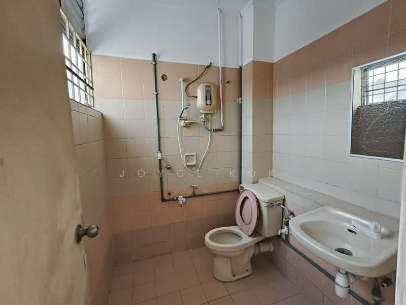 2-storey Terraced House for Sale in Usj 11 (Subang Jaya) - Joyce Kok - Bathroom - PropertyGuru.com.my