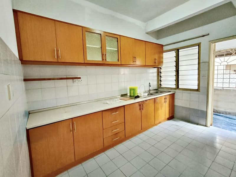 2-storey Terraced House for Sale in Usj 11 (Subang Jaya) - Joyce Kok - Kitchen - PropertyGuru.com.my