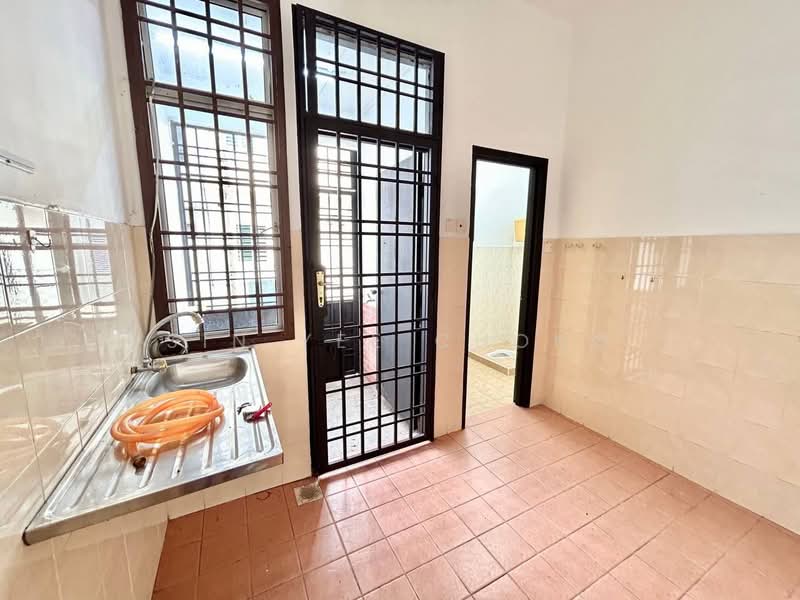 2-storey Terraced House for Sale in Taman Setia Indah (Tebrau) - Sin Yee Chong - Kitchen - PropertyGuru.com.my