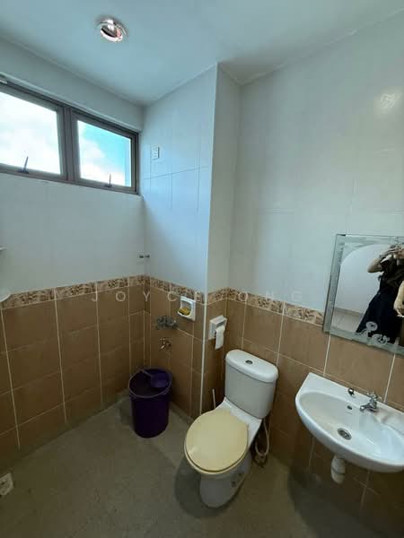 Semi-Detached House for Sale in Taman Sutera Utama (Skudai) - Joyce Ong - Bathroom - PropertyGuru.com.my