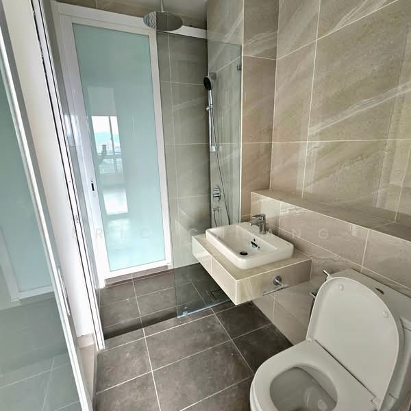 Codrington Residence untuk Untuk Dijual - RM 1,600,000, Mac 2026 - Shared bathroom - PropertyGuru.com.my