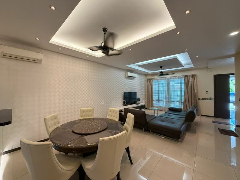 3-storey Terraced House for Sale in Bandar Bayan Bahru (Bayan Lepas) - Ronald Kee - Living Room - PropertyGuru.com.my