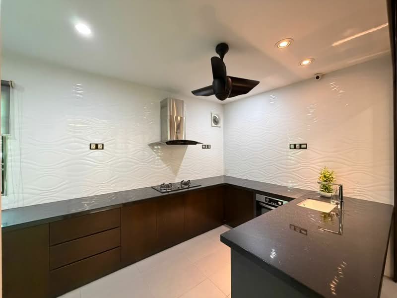 3-storey Terraced House for Sale in Bandar Bayan Bahru (Bayan Lepas) - Ronald Kee - Kitchen - PropertyGuru.com.my