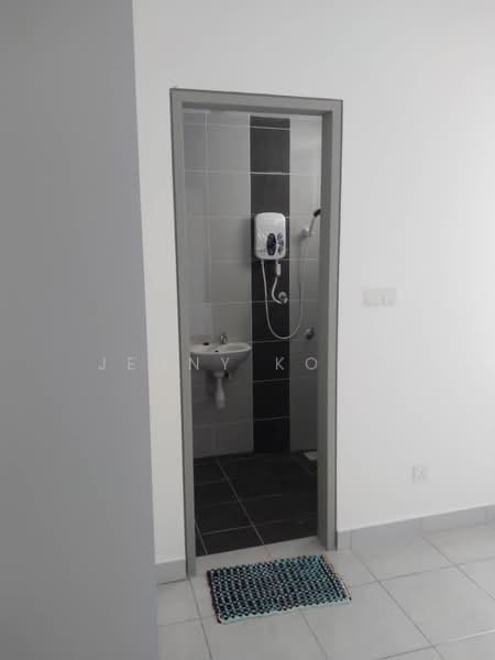 Apartment for Rent at Idaman Melur @ Cybersouth - Jenny Kong - Bathroom - PropertyGuru.com.my
