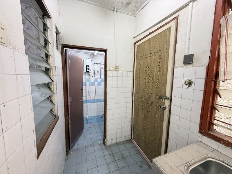 Taman Bunga Raya untuk Untuk Disewa - RM 2,000 /bulan, Mac 2026 - Bathroom - PropertyGuru.com.my