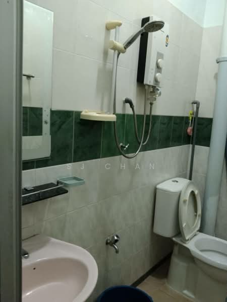 1-storey Terraced House for Rent in Taman Pelangi (Johor Bahru) - SJ CHAN - Bathroom - PropertyGuru.com.my