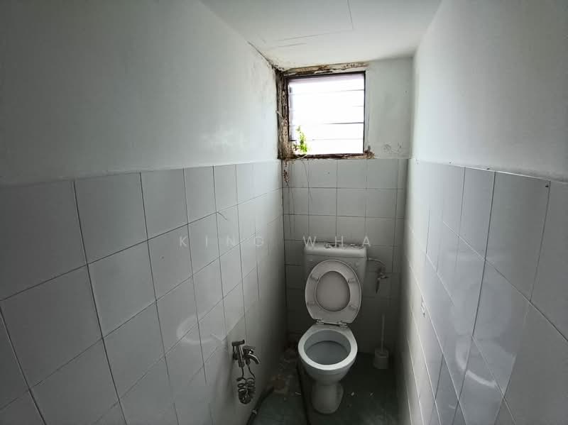Office for Rent in Wangsa Maju (Kuala Lumpur) - King Wha - Bathroom - PropertyGuru.com.my