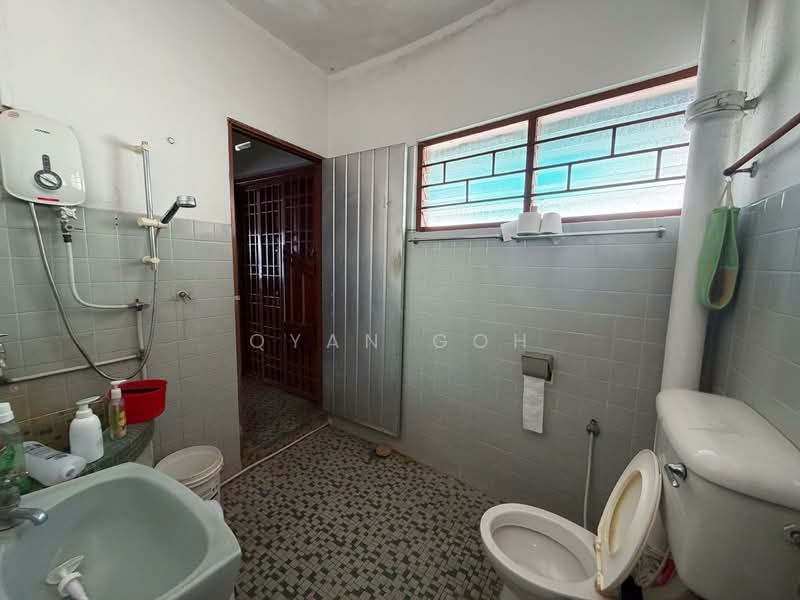 Taman Hutchings untuk Untuk Dijual - RM 1,600,000, Mac 2026 - Bathroom - PropertyGuru.com.my