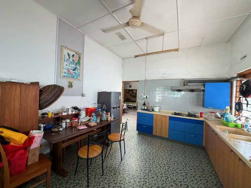 Taman Hutchings untuk Untuk Dijual - RM 1,600,000, Mac 2026 - Kitchen - PropertyGuru.com.my