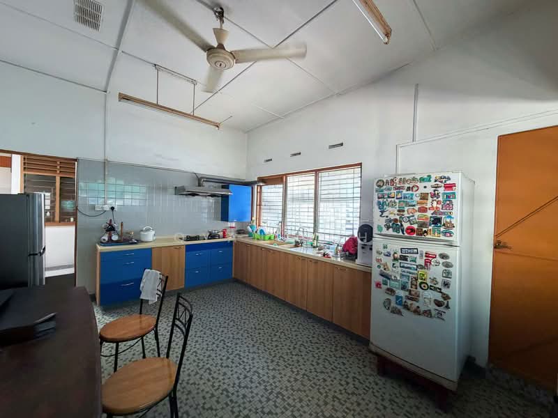 Taman Hutchings untuk Untuk Dijual - RM 1,600,000, Mac 2026 - Kitchen - PropertyGuru.com.my