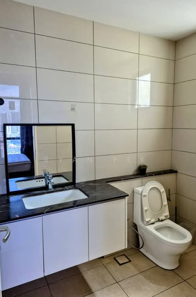 Service Residence for Sale at The Park Sky Residence - Ryan Pek - Bathroom - PropertyGuru.com.my