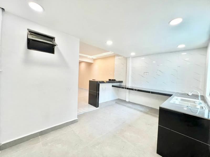 Ulu Tiram , Taman Desa Cemerlang untuk Untuk Dijual - RM 418,000, Mac 2026 - Kitchen - PropertyGuru.com.my