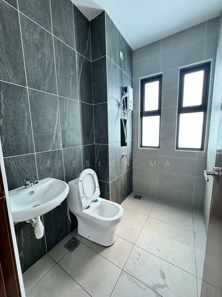 2-storey Terraced House for Rent in Taman Mount Austin (Tebrau) - Jessica Ma - Bathroom - PropertyGuru.com.my