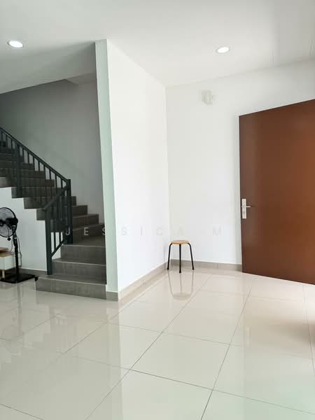 2-storey Terraced House for Rent in Taman Mount Austin (Tebrau) - Jessica Ma - Entrance - PropertyGuru.com.my