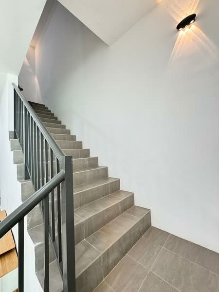 2-storey Terraced House for Rent in Taman Mount Austin (Tebrau) - Jessica Ma - Corridor - PropertyGuru.com.my