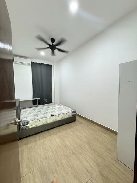 2-storey Terraced House for Rent in Taman Mount Austin (Tebrau) - Jessica Ma - Bedroom - PropertyGuru.com.my