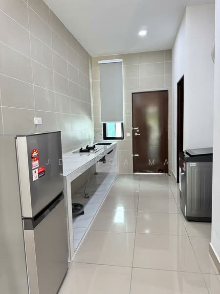 2-storey Terraced House for Rent in Taman Mount Austin (Tebrau) - Jessica Ma - Kitchen - PropertyGuru.com.my