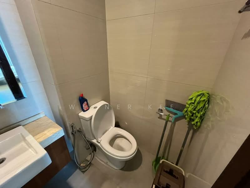 Service Residence for Rent at Puteri Cove Residences - Werner Kee - Bathroom - PropertyGuru.com.my