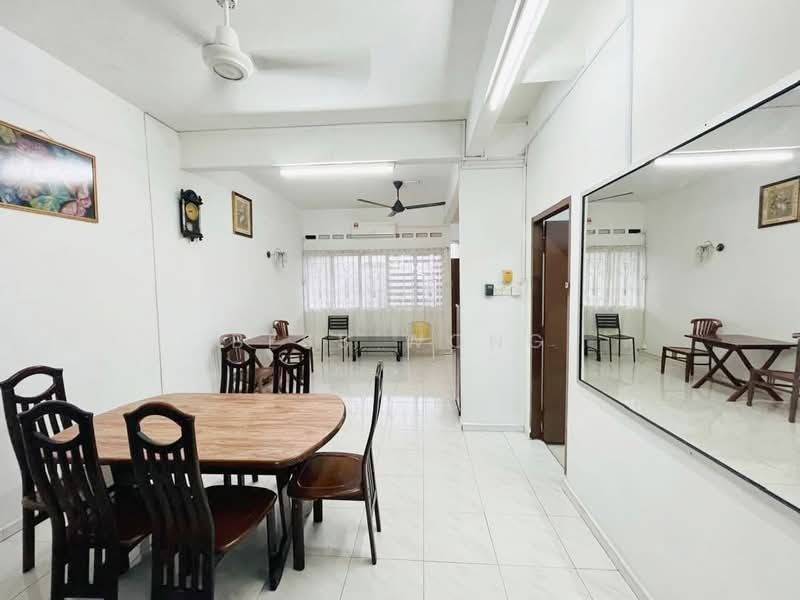 2-storey Terraced House for Rent in Johor Bahru (Johor) - Bess Wong - Dining Room - PropertyGuru.com.my