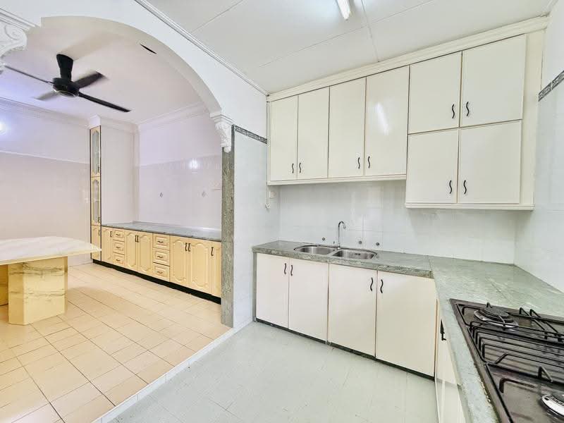 Rumah Teres 2-Tingkat untuk Dijual di Desa Ria (Sungai Ara) - KV LOO - Kitchen - PropertyGuru.com.my
