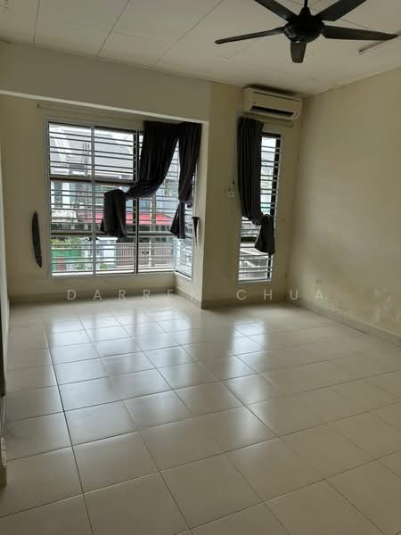 2-storey Terraced House for Sale in Bandar Tiram (Ulu Tiram) - Darren Chua - Living Room - PropertyGuru.com.my