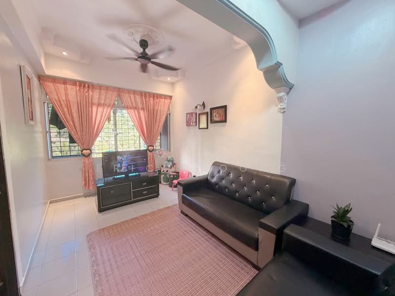 Taman Terubong Jaya untuk Untuk Dijual - RM 307,000, Mac 2026 - Living Room - PropertyGuru.com.my