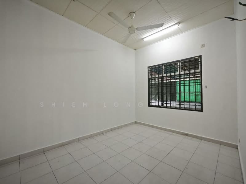 1-storey Terraced House for Sale in Taman Bestari Indah (Ulu Tiram) - Shieh Long Chen - Interior - PropertyGuru.com.my