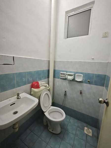 1-storey Terraced House for Sale in Taman Bestari Indah (Ulu Tiram) - Shieh Long Chen - Bathroom - PropertyGuru.com.my