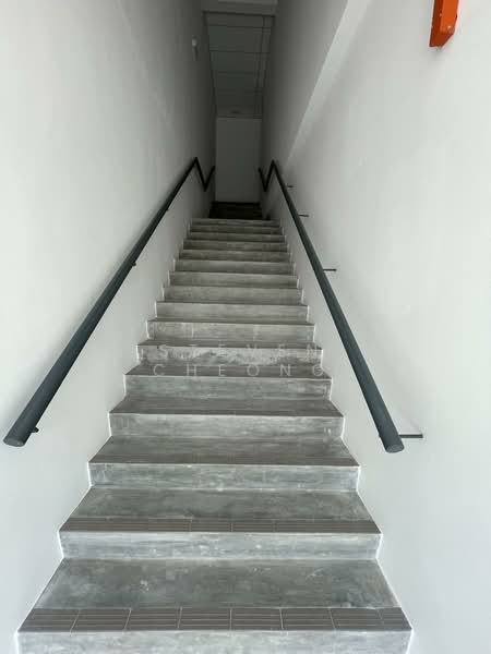 Shop / Office for Rent in Sungai Buloh (Selangor) - Steven Cheong - Corridor - PropertyGuru.com.my