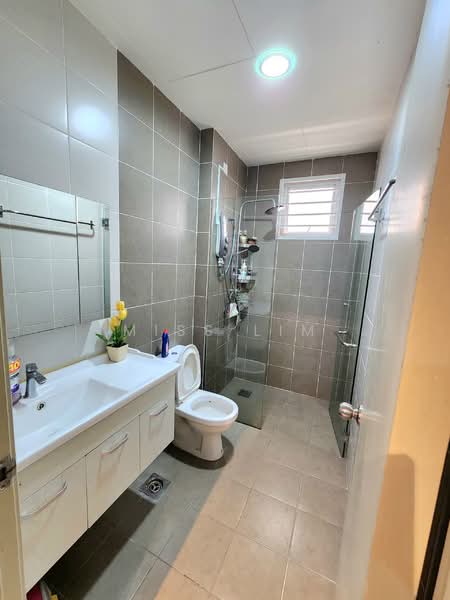 Service Residence for Rent at BSP 21 - MISS LIM - Bathroom - PropertyGuru.com.my