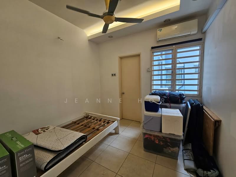 Townhouse for Sale in D'alpinia (Puchong) - Jeanne Hor - Bedroom 2 - PropertyGuru.com.my