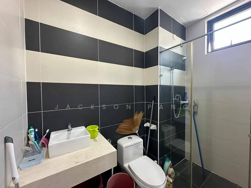 D'Secret Garden (Pangsapuri Kempas Indah) untuk Untuk Dijual - RM 430,000, Apr 2026 - Bathroom - PropertyGuru.com.my