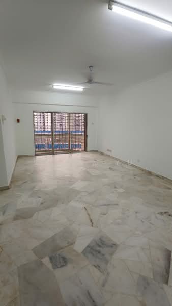 Petaling Indah Condominiums untuk Untuk Disewa - RM 1,200 /bulan, Mac 2026 - Living Room - PropertyGuru.com.my