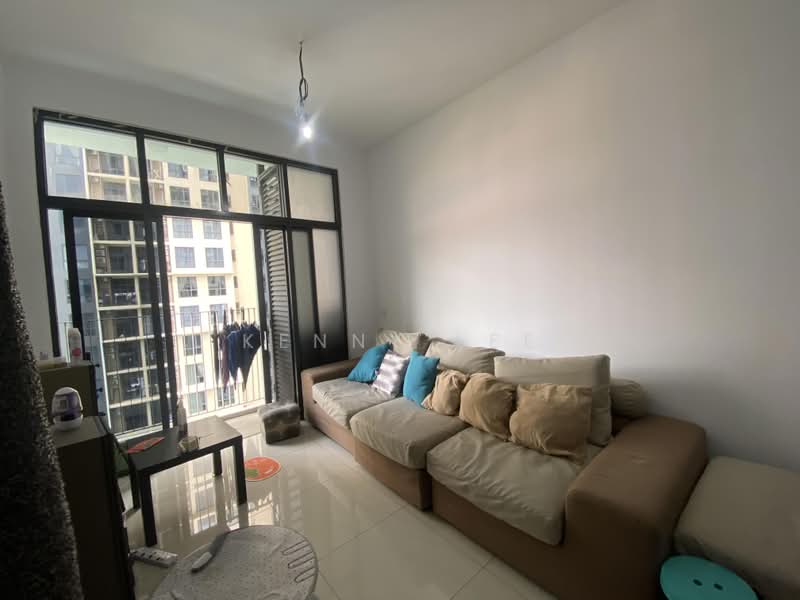 Kediaman Servis untuk Dijual di Serviced Residence @ Fera Residence @ The Quartz WM - Kenny Lee - Living Room - PropertyGuru.com.my