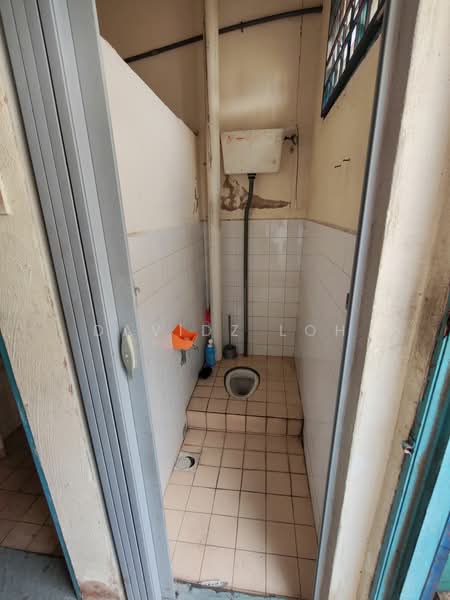 Kedai untuk Disewa di Simpang Ampat (Penang) - Davidz Loh - Toilet - PropertyGuru.com.my