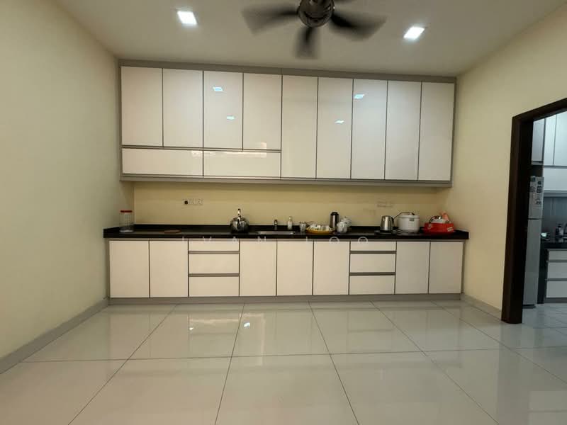 2.5-storey Terraced House for Rent in Sutera Damansara (Damansara Damai) - Ivan Loo - Kitchen - PropertyGuru.com.my