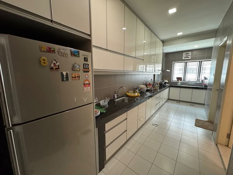 2.5-storey Terraced House for Rent in Sutera Damansara (Damansara Damai) - Ivan Loo - Kitchen - PropertyGuru.com.my