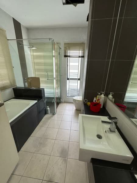 2.5-storey Terraced House for Rent in Sutera Damansara (Damansara Damai) - Ivan Loo - Bathroom - PropertyGuru.com.my