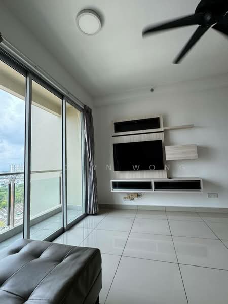 Austin Suites (Permata Austin) untuk Untuk Dijual - RM 400,000, Mac 2026 - Living Room - PropertyGuru.com.my
