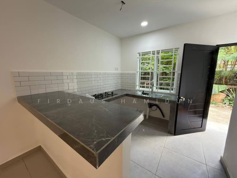 Taman Kantan Permai untuk Untuk Dijual - RM 350,000, Mac 2026 - Kitchen - PropertyGuru.com.my