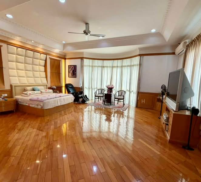 Bungalow for Sale in Taman Stulang Laut (Johor Bahru) - Nataine Goh - Master Bedroom - PropertyGuru.com.my