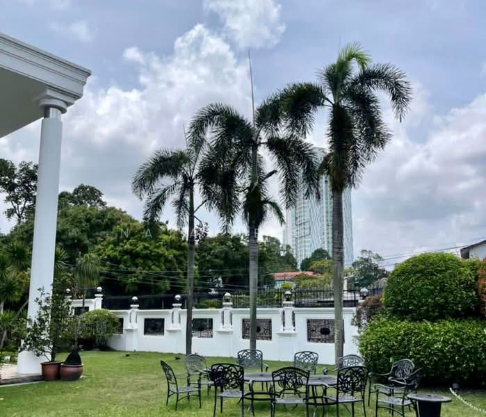 Bungalow for Sale in Taman Stulang Laut (Johor Bahru) - Nataine Goh - Garden - PropertyGuru.com.my