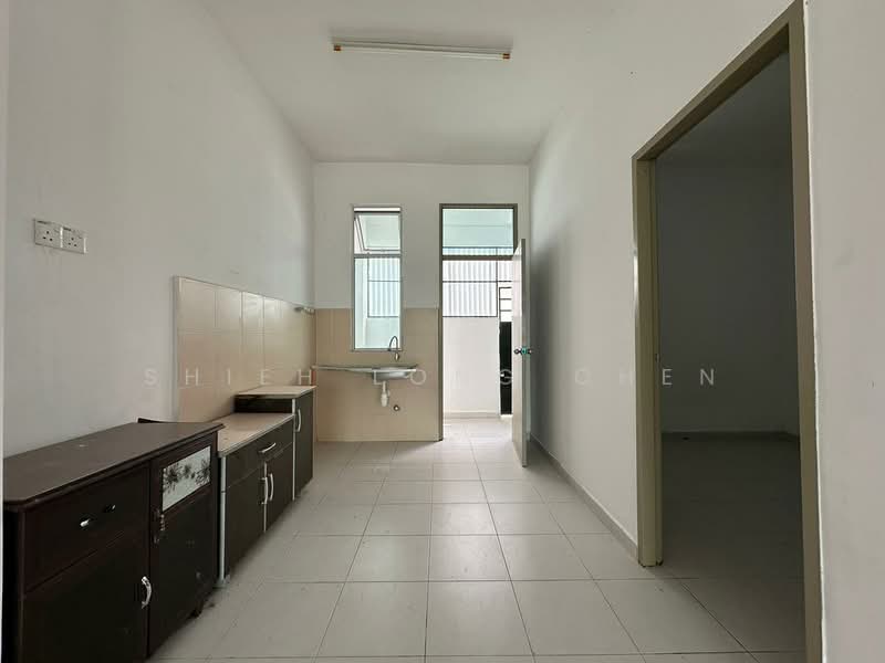 Taman Pulai Mutiara untuk Untuk Dijual - RM 568,000, Mac 2026 - Kitchen - PropertyGuru.com.my