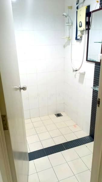 Apartment for Sale at Domain 3 @ NeoCyber - Rina Cherian - Bathroom - PropertyGuru.com.my