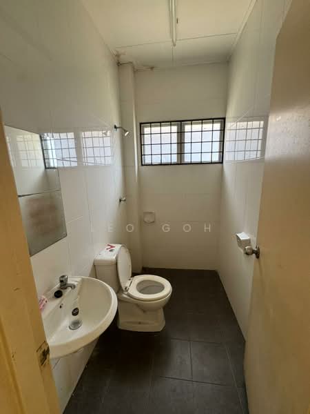 Seremban 2 Park Avenue Single Storey Bungalow 5,500+ sqft untuk Untuk Disewa - RM 1,800 /bulan, Mac 2026 - Bathroom - PropertyGuru.com.my