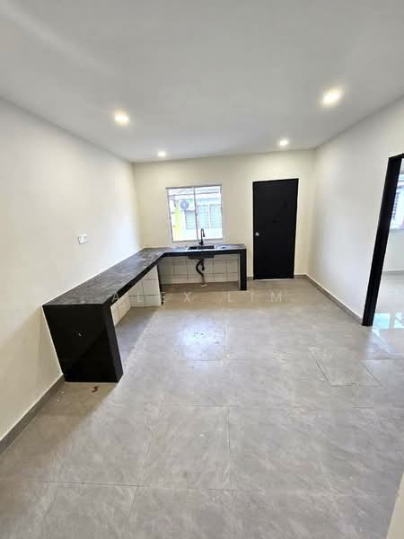 Bandar Selesa Jaya untuk Untuk Dijual - RM 588,000, Mac 2026 - Kitchen - PropertyGuru.com.my