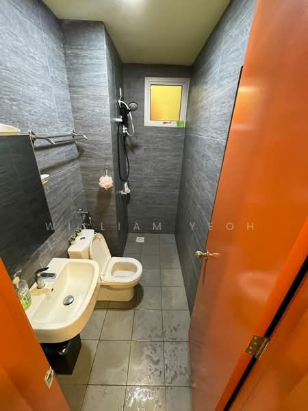 Service Residence for Sale at Gaya Resort Homes - William Yeoh - Bathroom - PropertyGuru.com.my
