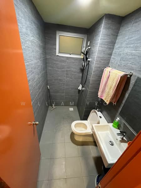 Service Residence for Sale at Gaya Resort Homes - William Yeoh - Bathroom - PropertyGuru.com.my